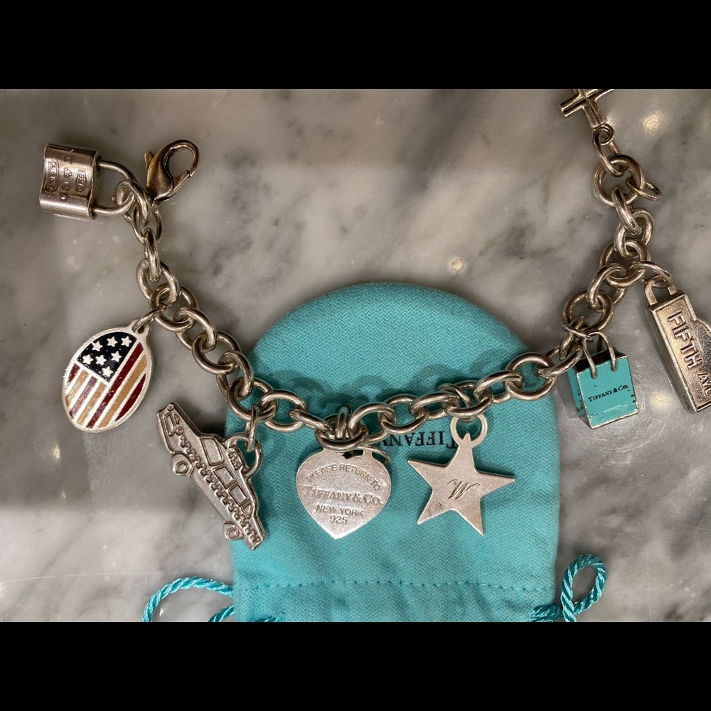 🔥🔥Used. Tiffany&Co charm bracket. New York themed. Authentic silver